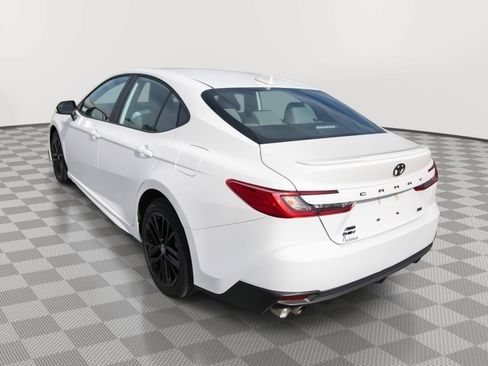 Used 2025 Toyota Camry SE AWD/4WD image 7