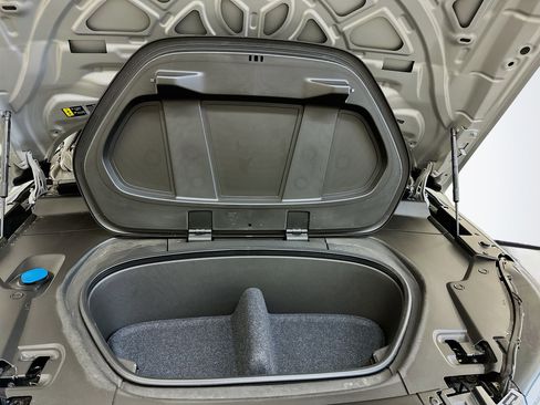 Used 2024 Volvo XC40 Recharge Ultimate w/ Protection Package Premier image 36