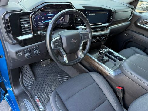 Used 2024 Chevrolet Silverado 1500 LT Trail Boss w/ Convenience Package II AWD/4WD image 12