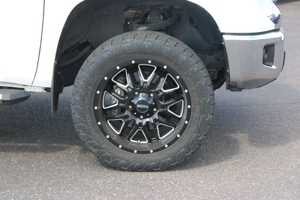 Used 2019 Toyota Tundra SR5 w/ SR5 Upgrade Package AWD/4WD image 12