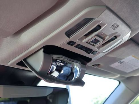 Used 2023 Toyota Highlander XLE AWD/4WD image 31