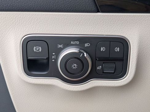 Certified 2025 Mercedes-Benz GLA 250 4MATIC image 12
