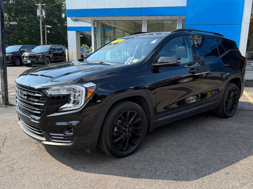 Used 2023 GMC Terrain SLT w/ Elevation Edition AWD/4WD image 1