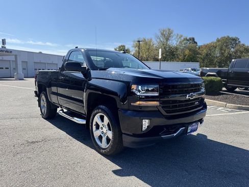 Used 2018 Chevrolet Silverado 1500 LT w/ LT Convenience Package image 8