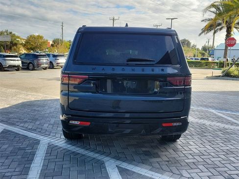 Used 2024 Jeep Wagoneer Series II image 4