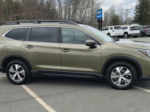 Used 2025 Subaru Ascent Premium AWD/4WD image 9