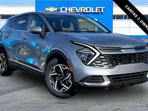 Used 2024 Kia Sportage LX image 1