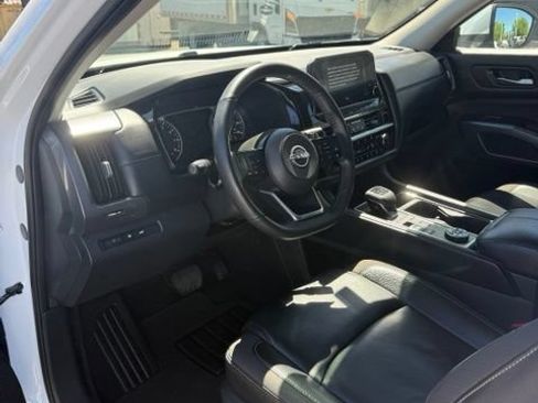 Used 2025 Nissan Pathfinder SL w/ Cargo Package AWD/4WD image 11