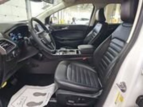 Used 2022 Ford Edge SEL w/ Convenience Package image 9
