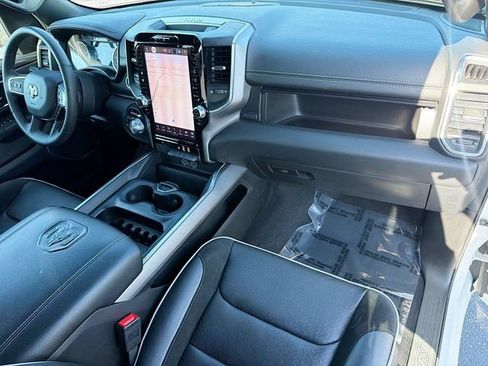 Used 2025 RAM 1500 Laramie AWD/4WD image 31