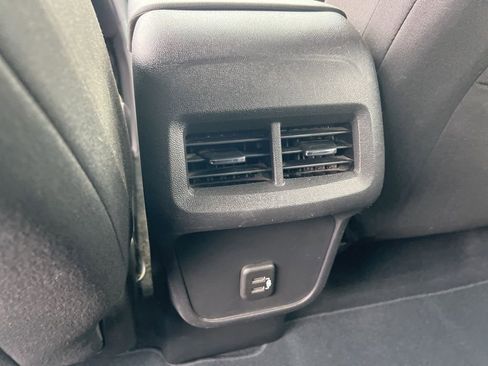 Used 2021 Chevrolet Equinox LT AWD/4WD image 19