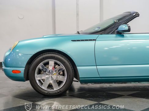 Used 2002 Ford Thunderbird image 25