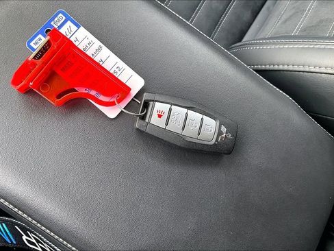 Used 2024 Mitsubishi Outlander SE image 32