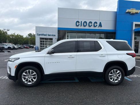 Used 2023 Chevrolet Traverse LS FWD image 2