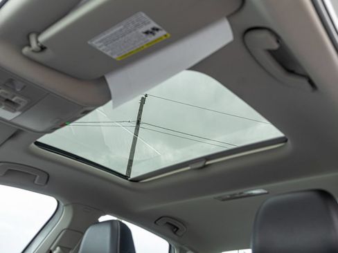 Used 2023 Volkswagen Jetta SE w/ Panoramic Sunroof Package FWD image 16
