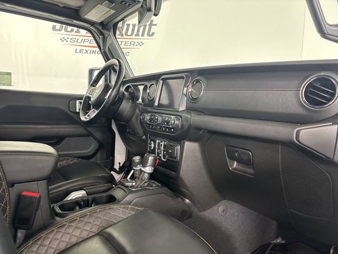 Used 2021 Jeep Gladiator Overland image 32