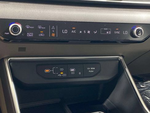 New 2026 Kia Carnival EX FWD image 30