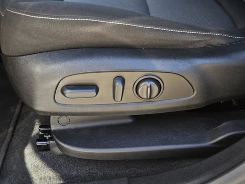 Used 2023 Chevrolet Blazer LT image 25