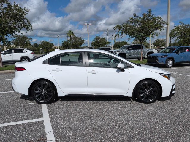 Certified 2025 Toyota Corolla SE FWD image 3