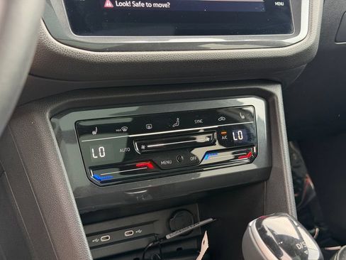 Certified 2023 Volkswagen Tiguan SE R-Line AWD/4WD image 18