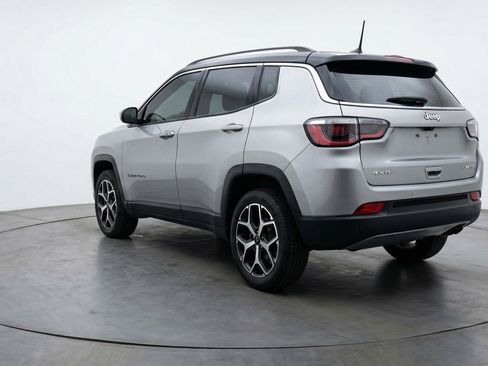 Used 2025 Jeep Compass Limited AWD/4WD image 6