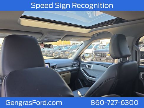 Certified 2022 Ford Explorer XLT w/ Equipment Group 202A AWD/4WD image 19