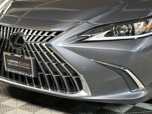 Used 2025 Lexus ES 300h w/ Technology Package image 3