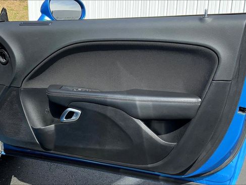 Used 2019 Dodge Challenger SXT image 18