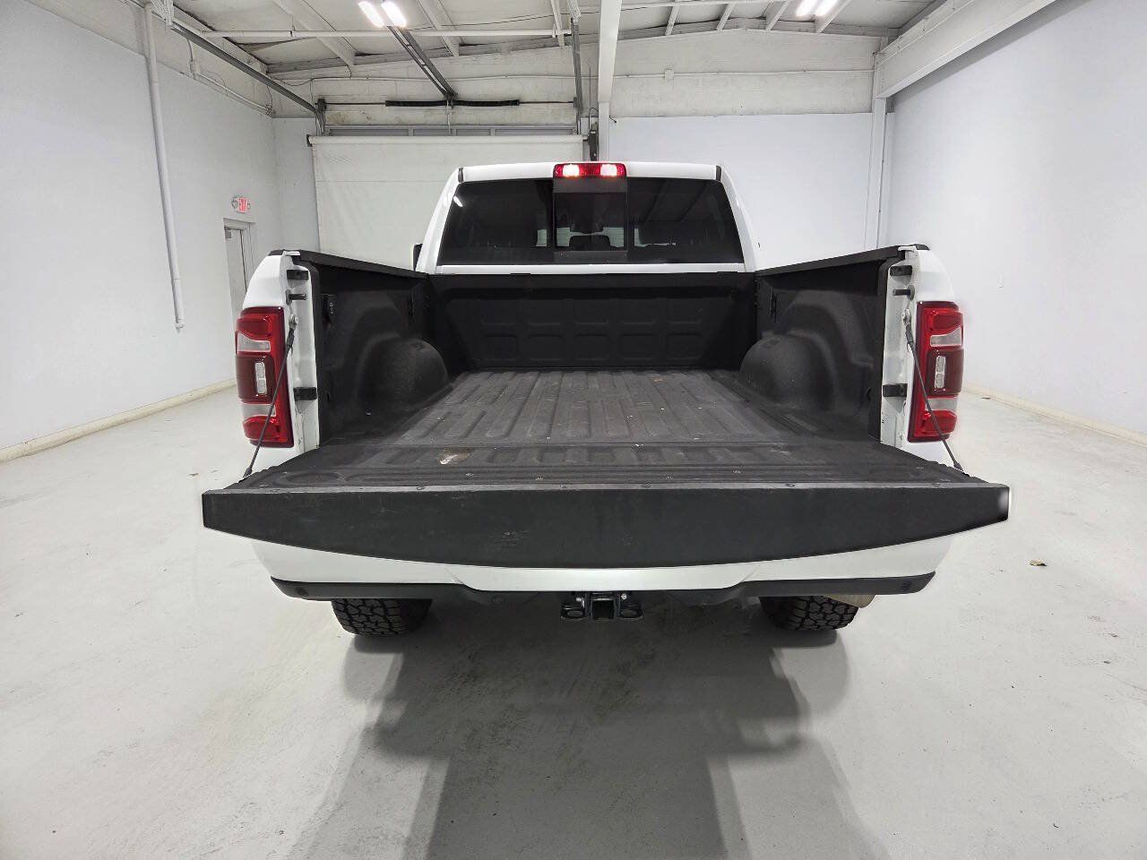 Used 2023 RAM 2500 Laramie AWD/4WD image 9