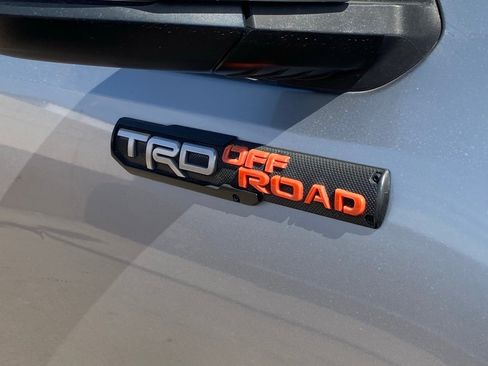 Used 2017 Toyota Tacoma TRD Off-Road w/ Tow Package image 4