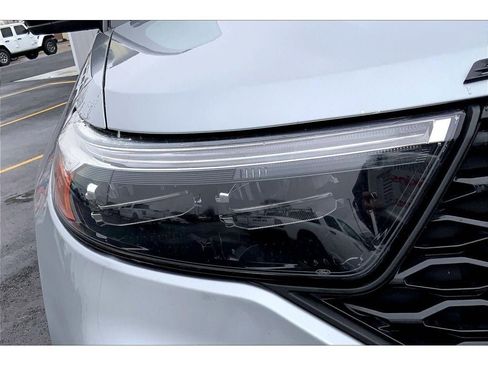 Used 2022 Ford Explorer ST image 30