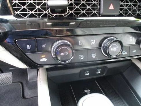 Used 2023 Honda Accord Touring image 15