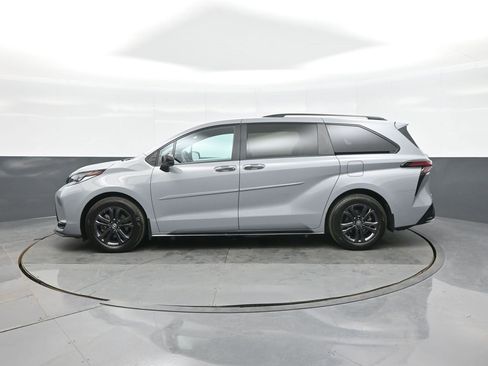 Certified 2025 Toyota Sienna XSE w/ XSE Plus Package image 4