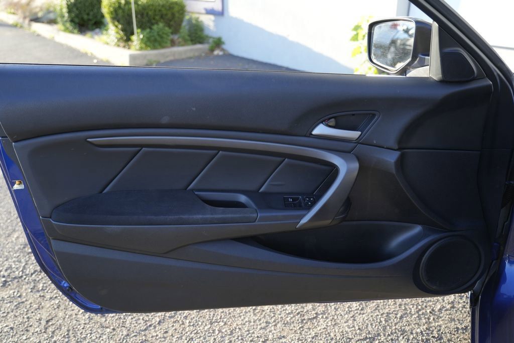 Used 2011 Honda Accord LX-S image 17