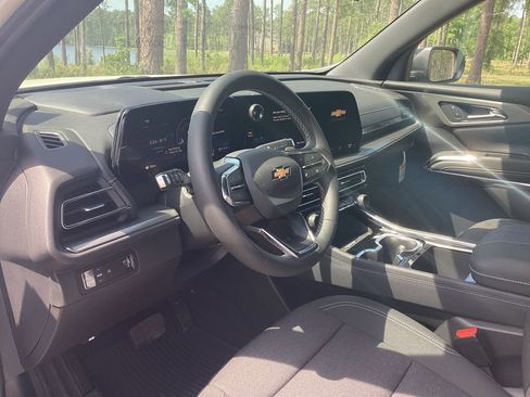 New 2026 Chevrolet Traverse LT w/ Driver Confidence Package FWD image 11