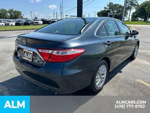 Used 2017 Toyota Camry LE FWD image 5
