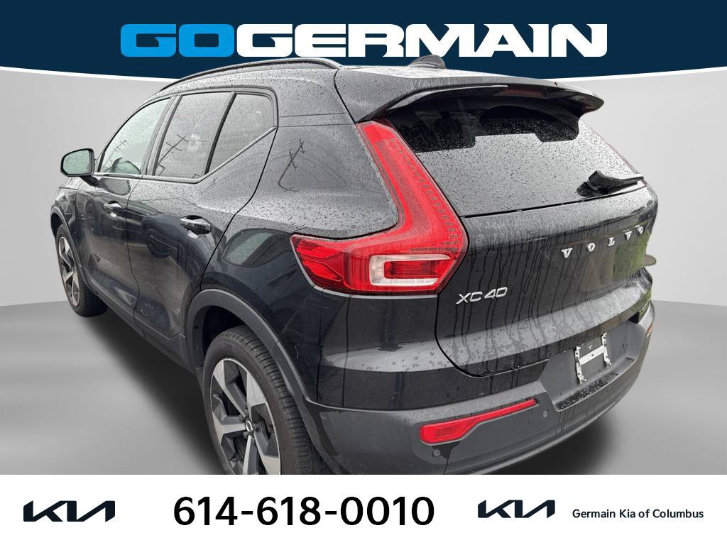 Used 2023 Volvo XC40 B5 Plus w/ Driver Assist Package AWD/4WD image 2