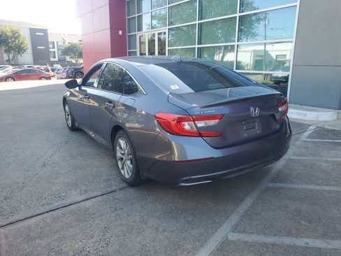 Used 2018 Honda Accord LX image 4