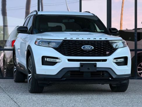 Used 2020 Ford Explorer ST w/ Premium Technology Package AWD/4WD image 18