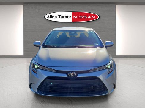 Used 2024 Toyota Corolla LE image 4
