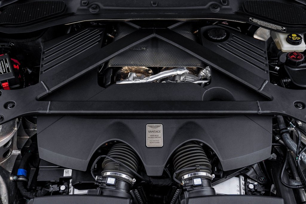 Used 2026 Aston Martin V8 Vantage Roadster RWD image 35