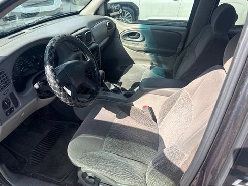 Used 2003 Chevrolet TrailBlazer LS w/ Preferred Equipment Group AWD/4WD image 4