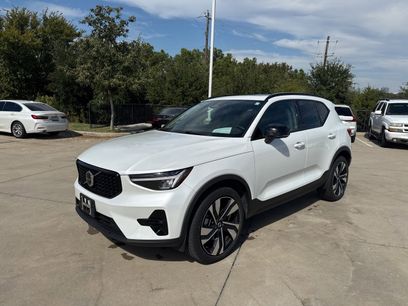 Certified 2023 Volvo XC40 B5 Plus w/ Climate Package