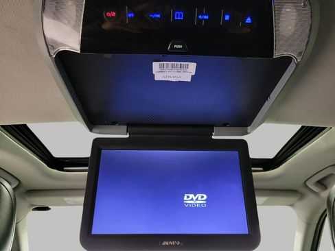 Used 2021 Toyota Highlander XLE image 14