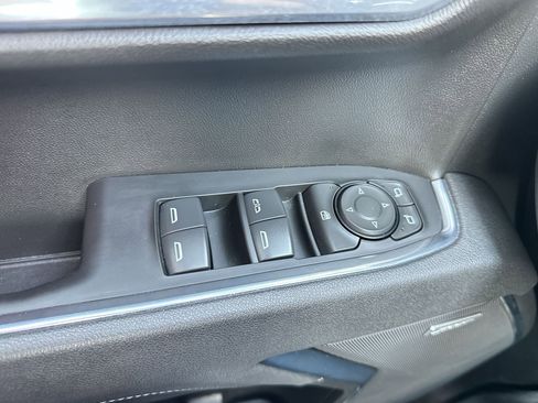 Used 2025 Chevrolet Silverado 1500 LT Trail Boss w/ Convenience Package II AWD/4WD image 22