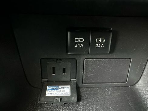 Certified 2019 Toyota Highlander XLE image 17