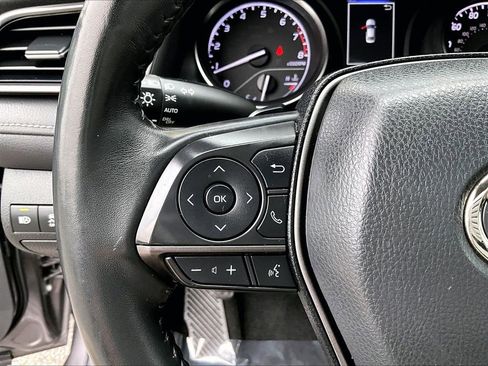 Used 2023 Toyota Camry SE image 19