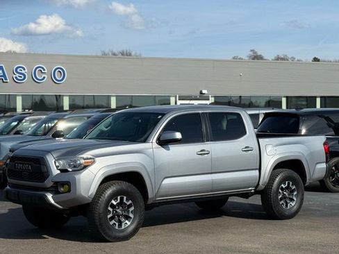 Used 2018 Toyota Tacoma SR5 image 28