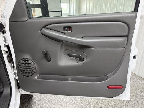 Used 2005 GMC Sierra 2500 W/T AWD/4WD image 36