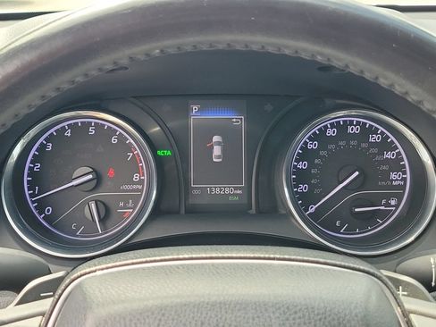 Used 2019 Toyota Camry SE w/ Convenience Package FWD image 27